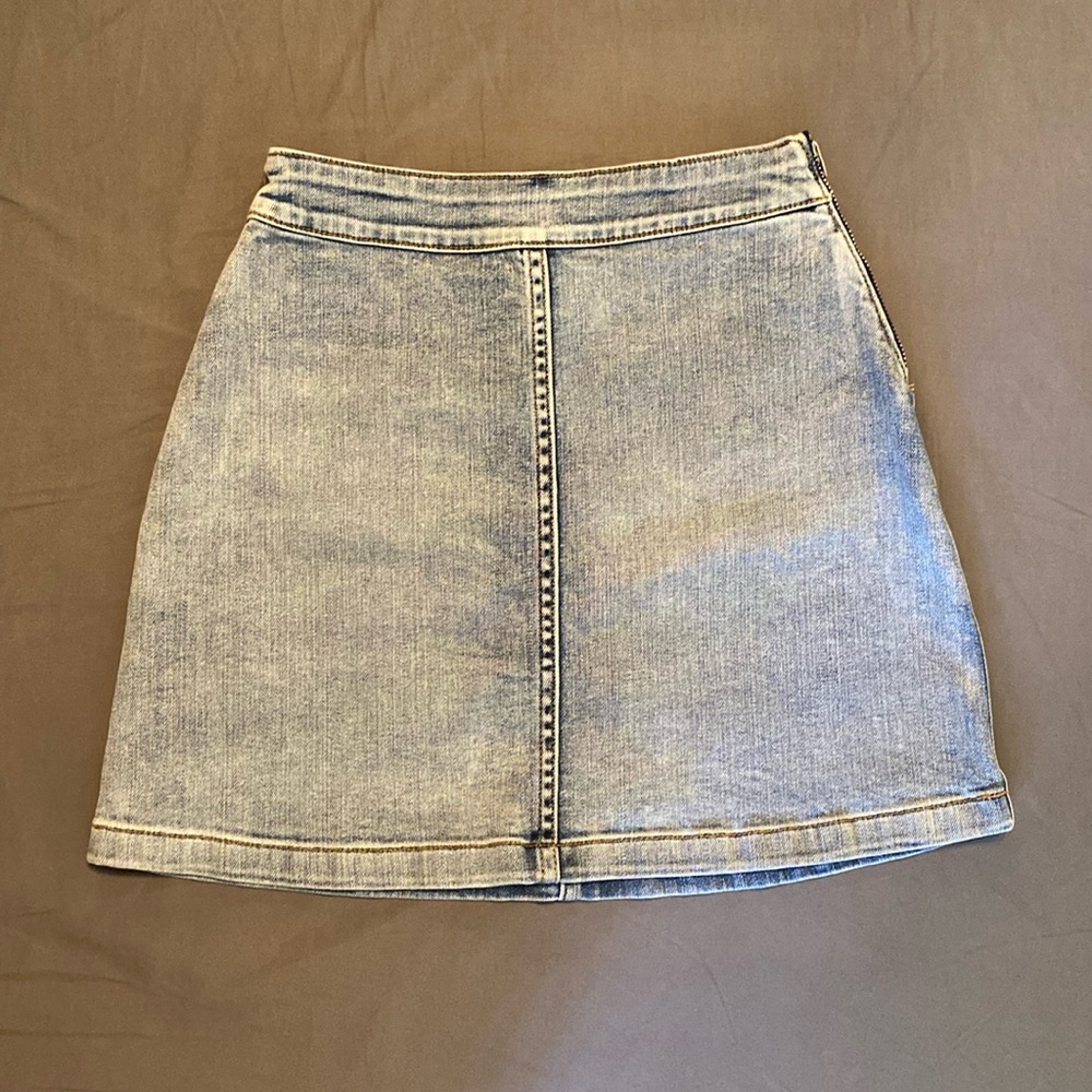 Aritzia Wilfred Donyale Denim Mini Skirt Light Wash